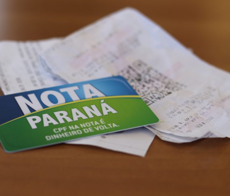 Nota Paraná distribui prêmios para centenas de moradores no litoral