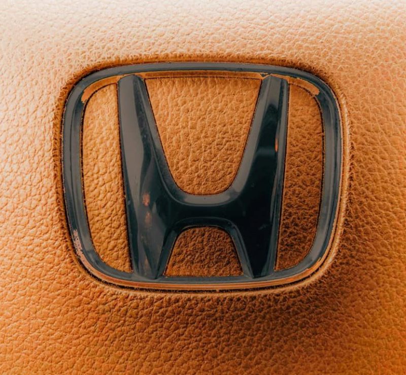Honda testa estrada que recarrega veículos elétricos em movimento