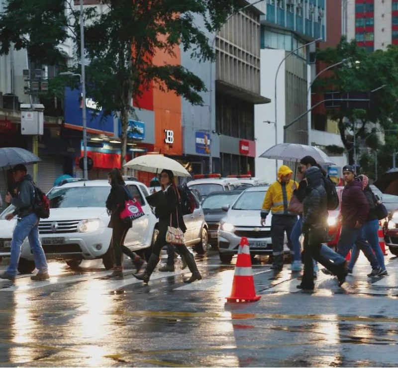Novembro no Paraná terá chuva frequente e variação térmica