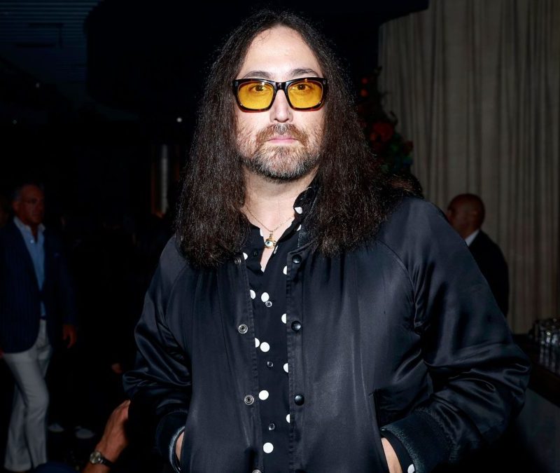 Filho de John Lennon lança filme sobre grife e paz mundial
