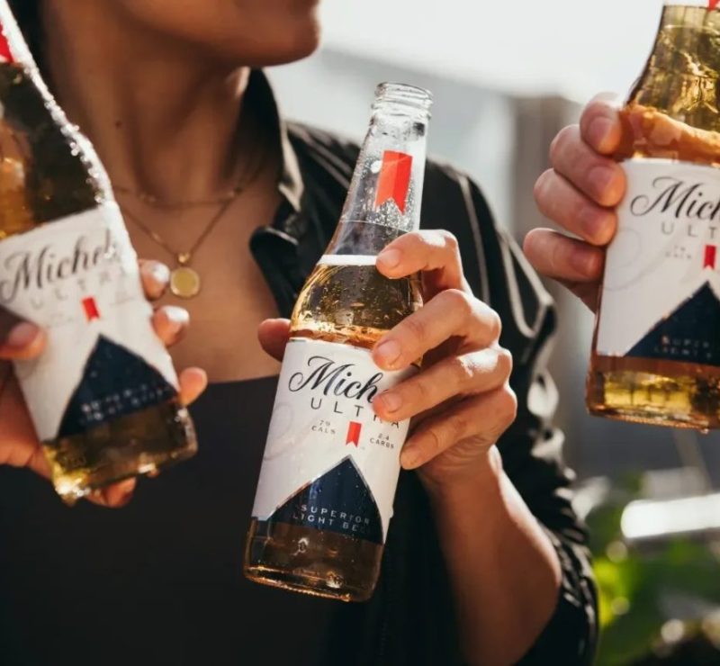 Cerveja sem álcool impulsiona ações da AB InBev no mercado global