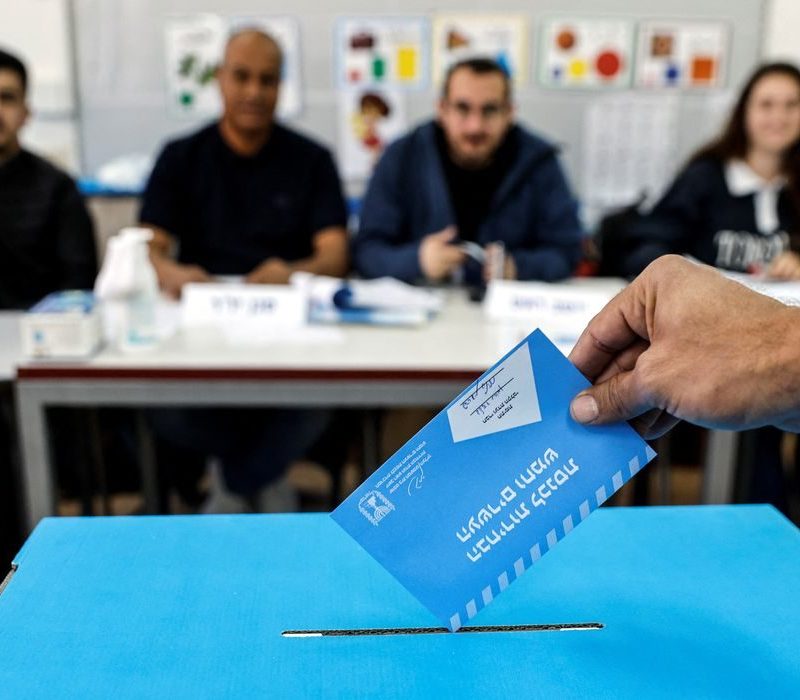 Eleições em Israel deixam futuro de Netanyahu incerto após apuração
