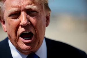 Donald Trump ameaça o Irã com aniquilação caso rejeite tratado