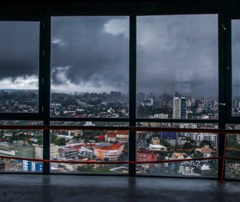Outubro terá chuvas intensas e oscilação térmica no Paraná