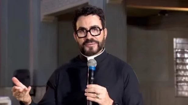 Padre Fábio de Melo abre o jogo sobre luta diária contra depressão
