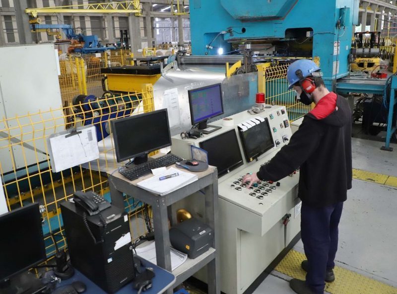 Paraná inicia a semana com mais de 26 mil vagas de emprego abertas