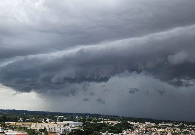 Paraná entra em alerta máximo com risco de temporais e ventos fortes