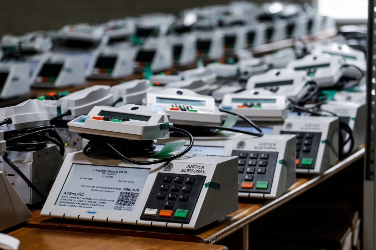 Paraná troca 76 urnas eletrônicas no primeiro turno