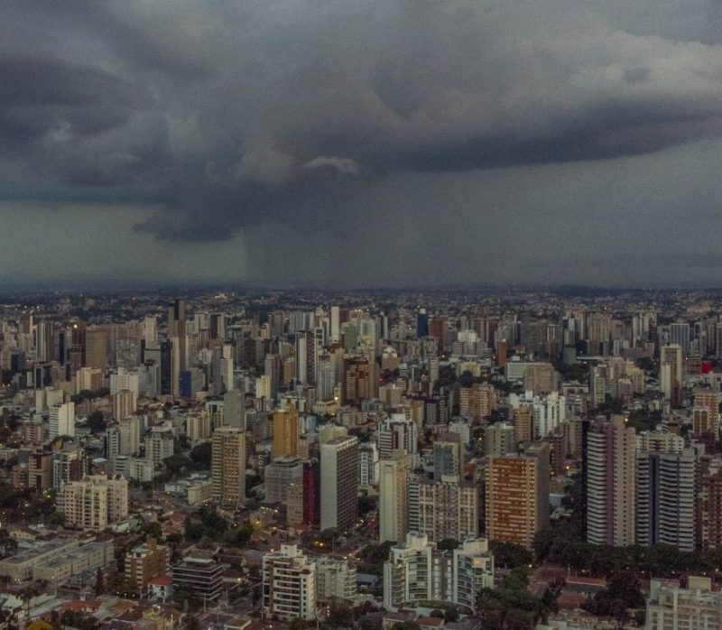 Paraná tem alerta amarelo para temporais com risco de granizo