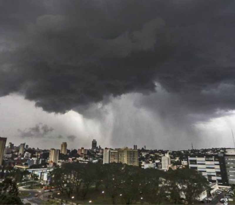 Paraná tem alerta laranja para tempestades severas nesta quarta