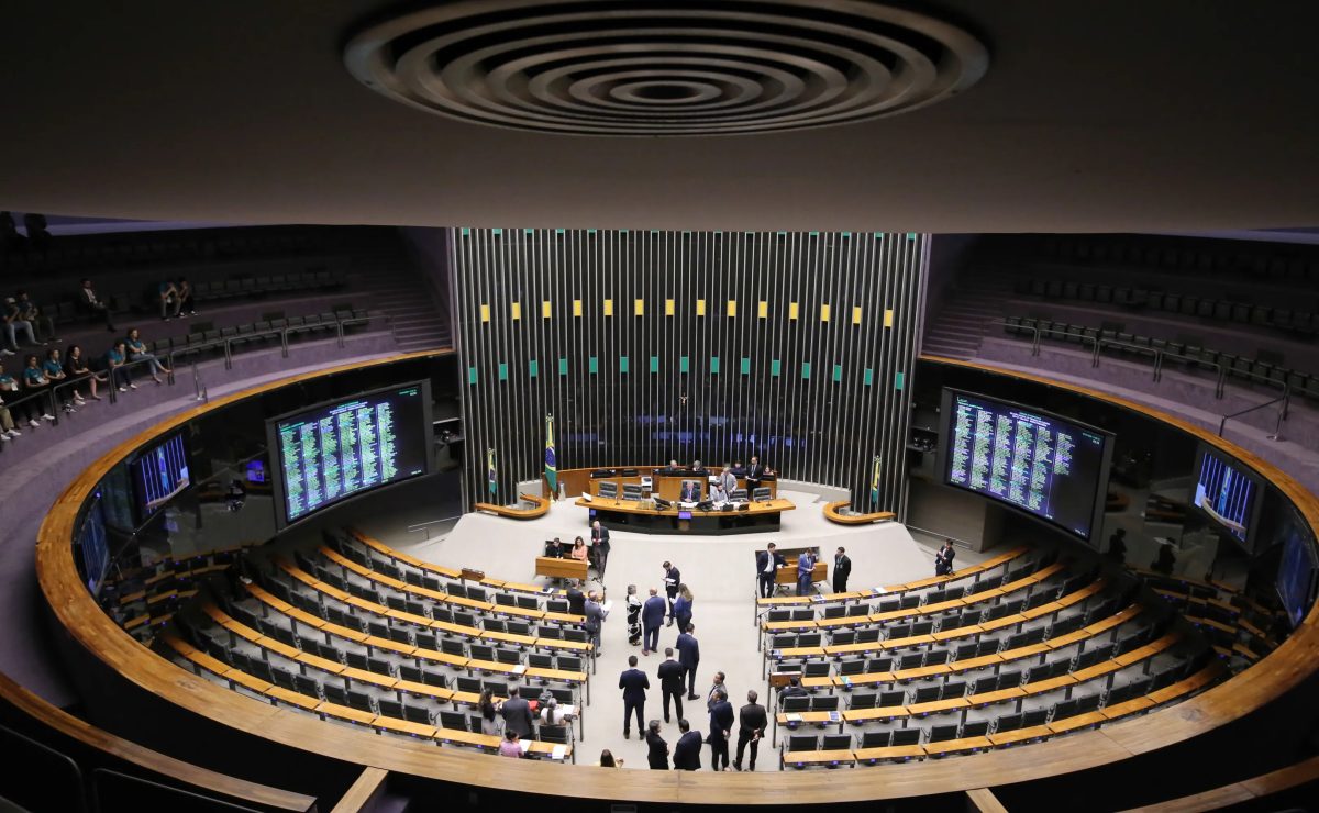Paranaenses renovam metade da bancada federal; PT e PL têm o maior número de representantes