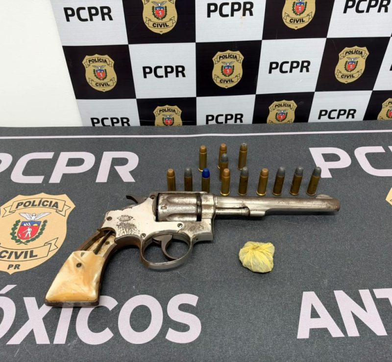 Homem é preso em flagrante com arma e drogas pela polícia em Maringá