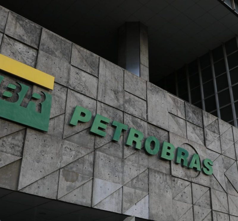 Petrobras na eleição: o que Lula e Flávio Bolsonaro propõem para a estatal