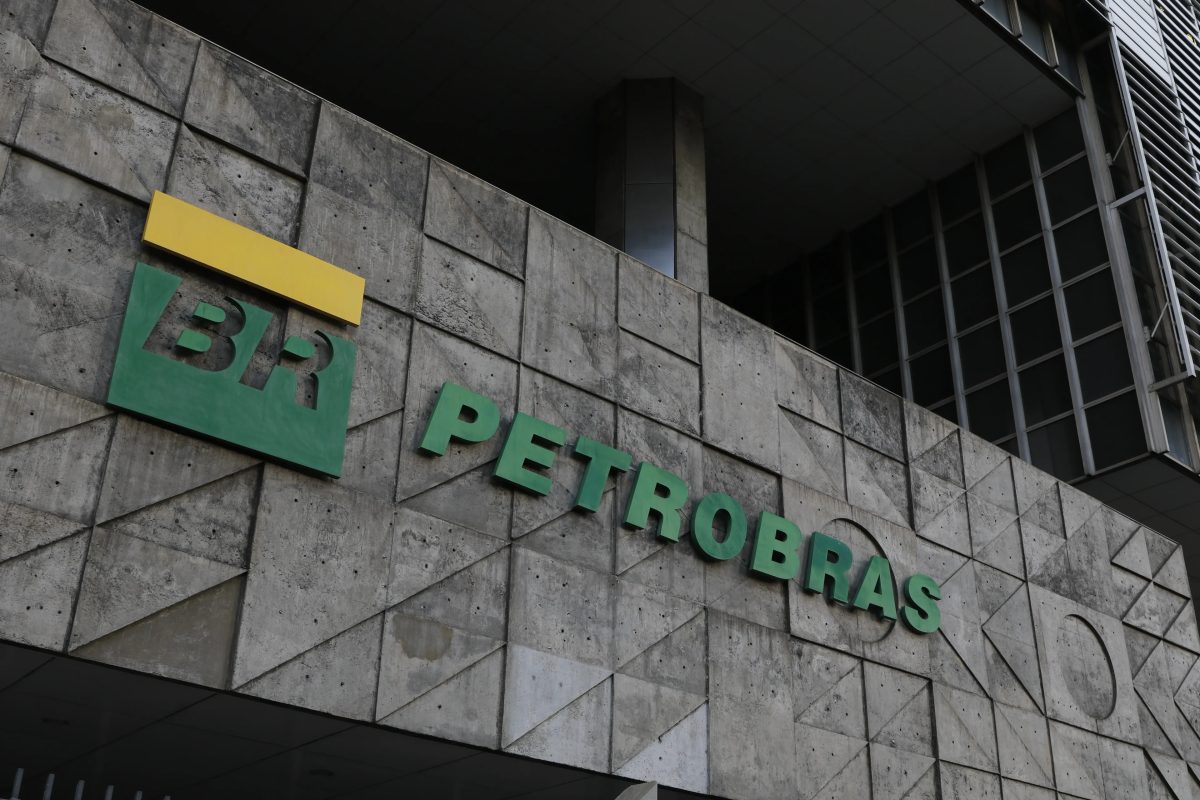 Petrobras na eleição: o que Lula e Flávio Bolsonaro propõem para a estatal