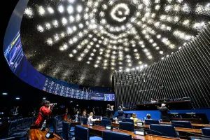 PL traça estratégia para evitar votação do fim da escala 6×1 antes do 2º turno