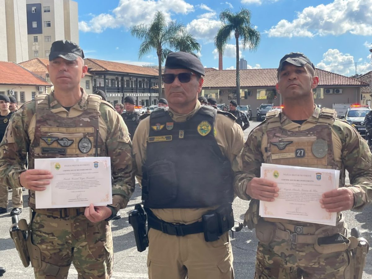 PMPR homenageia mais de 150 policiais e bombeiros militares envolvidos no resgate heroico de crianças em CMEI de Curitiba
