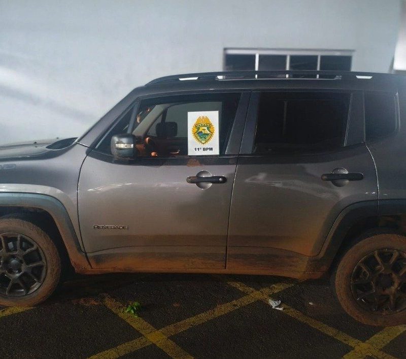 Polícia Militar recupera carro roubado e prende suspeito