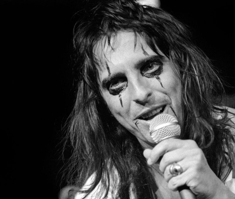 Como alice cooper salvou o famoso letreiro de hollywood da ruína