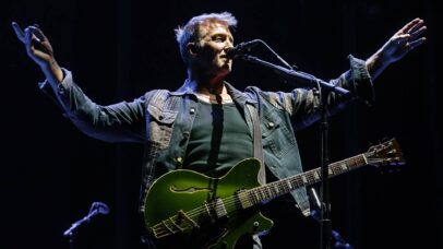 Por que o Queens of the Stone Age se afastou do stoner rock, segundo Josh Homme