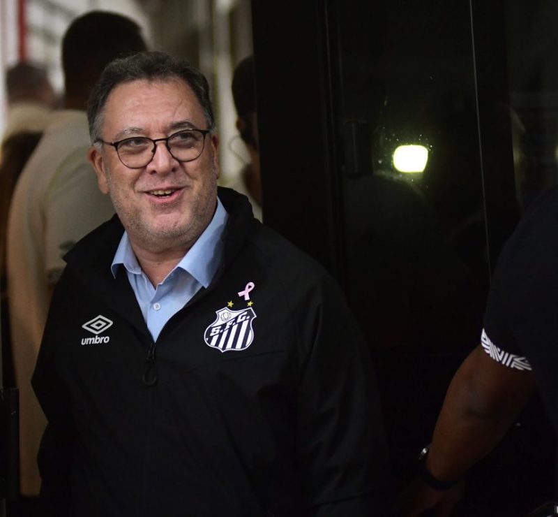 Presidente do Santos projeta futuro de Gabigol e garante diálogo com o Cruzeiro