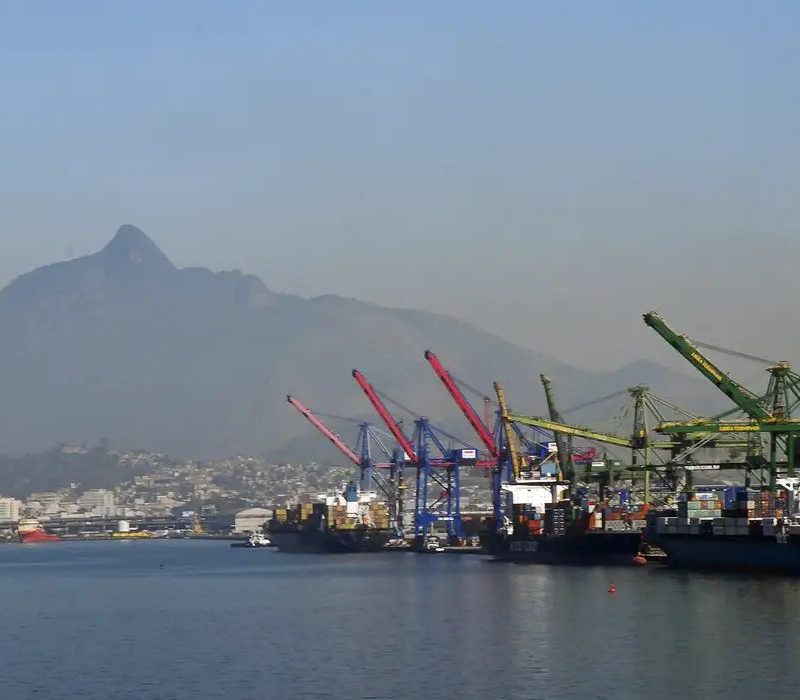Governo reduz projeção do superávit comercial brasileiro para 2026