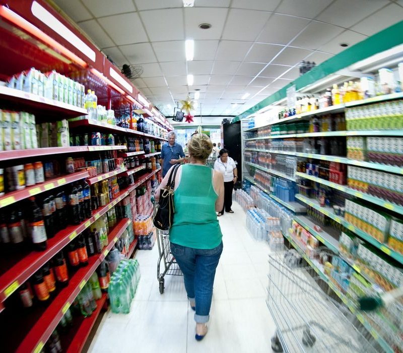 Produção da indústria brasileira cai 0,6% em agosto, aponta IBGE