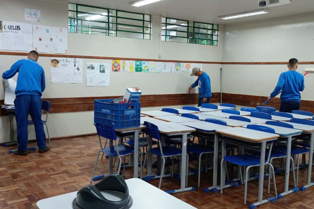 Programa de ressocialização de presos recupera quase 500 escolas no Paraná