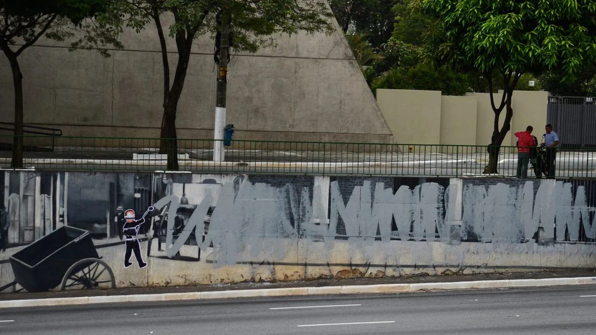 Projeto cria multas de até R$ 100 mil por pichação