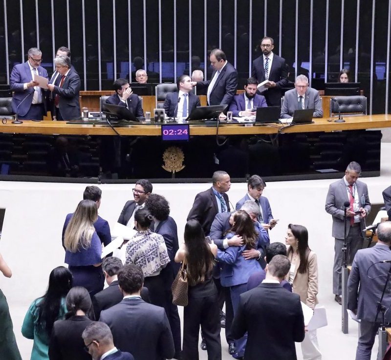 Projeto obriga fisioterapeuta em empresas de médio e alto risco