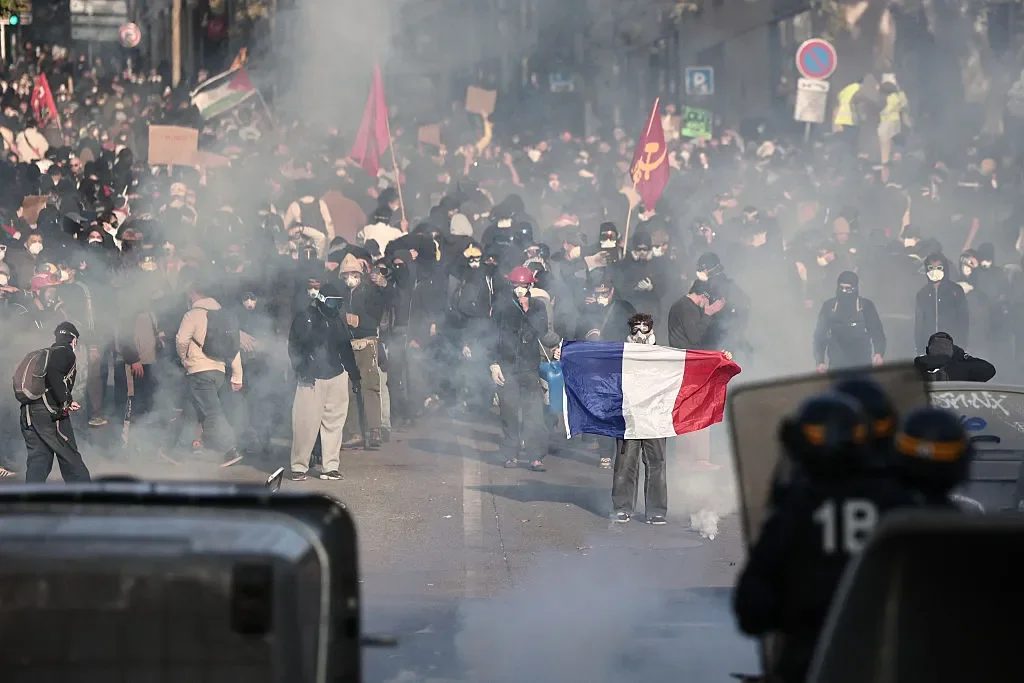 França tem novos protestos contra o custo de vida