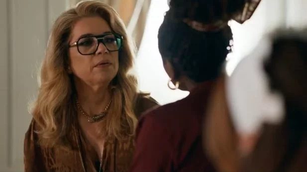 Quem ama cuida: Brigitte descobre roubo de herança e rompe com Pilar