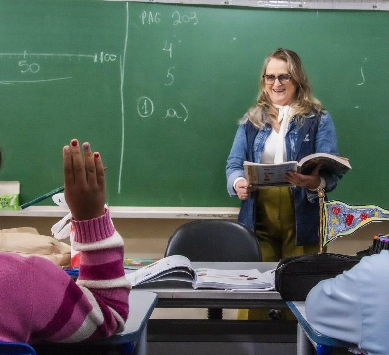 Curitiba vai encerrar turmas do 6º ao 9º ano na rede municipal