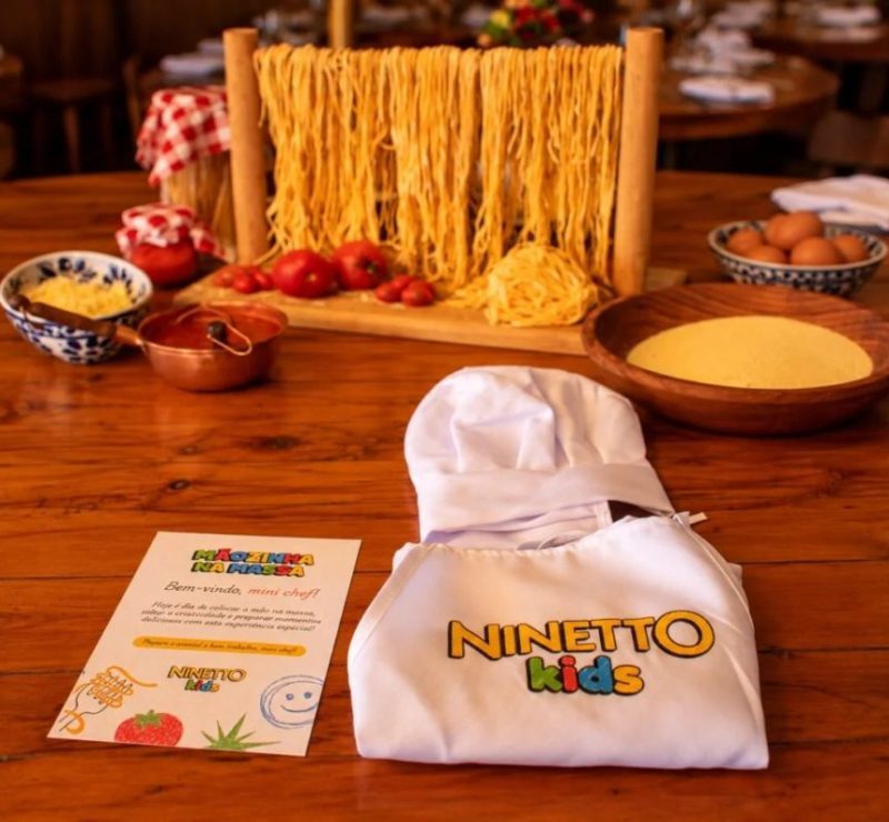 Oficina de culinária infantil transforma crianças em chefs em Curitiba