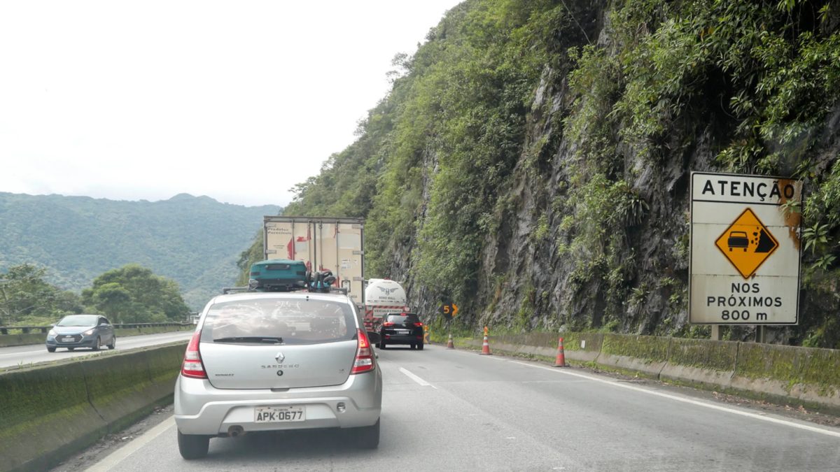 Rodovias do Paraná têm Pare e Siga, desvios e obras de ampliação nesta segunda (19)