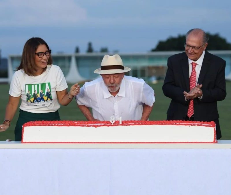 Lula comemora 81 anos no Palácio da Alvorada com ministros e aliados