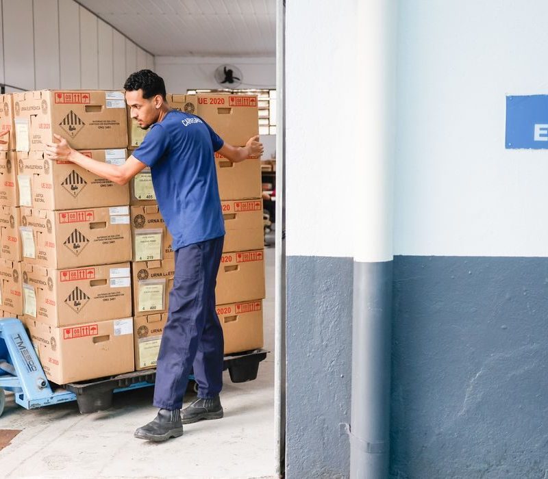 Regras de voto: quem pode entrar na cabine com o eleitor
