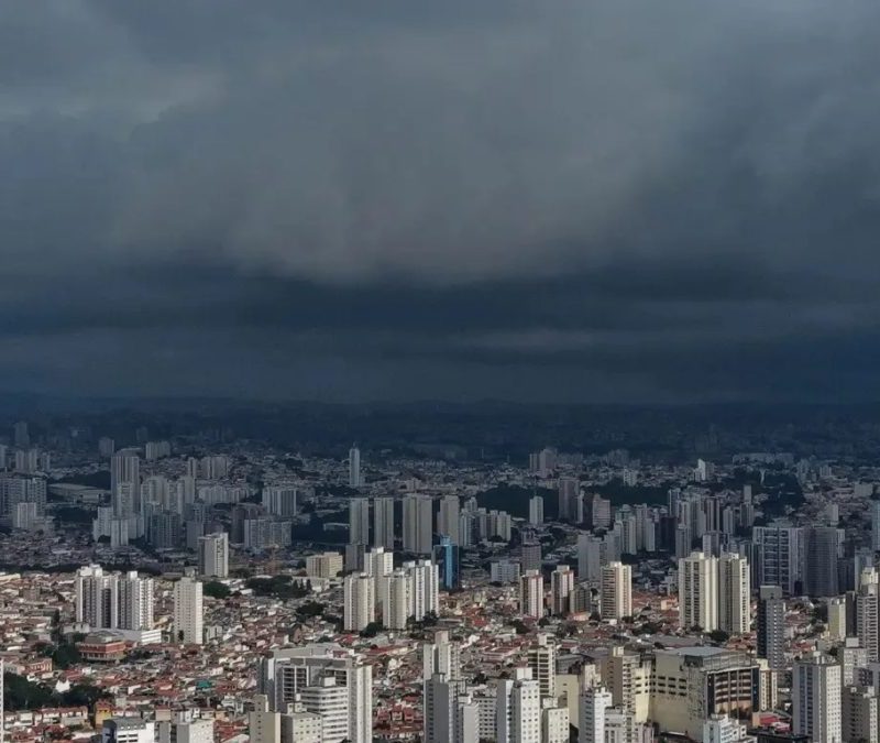 São Paulo terá dias de chuva frequente e céu nublado