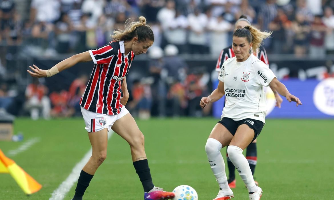 São Paulo e Corinthians decidem campeão brasileiro feminino de 2026