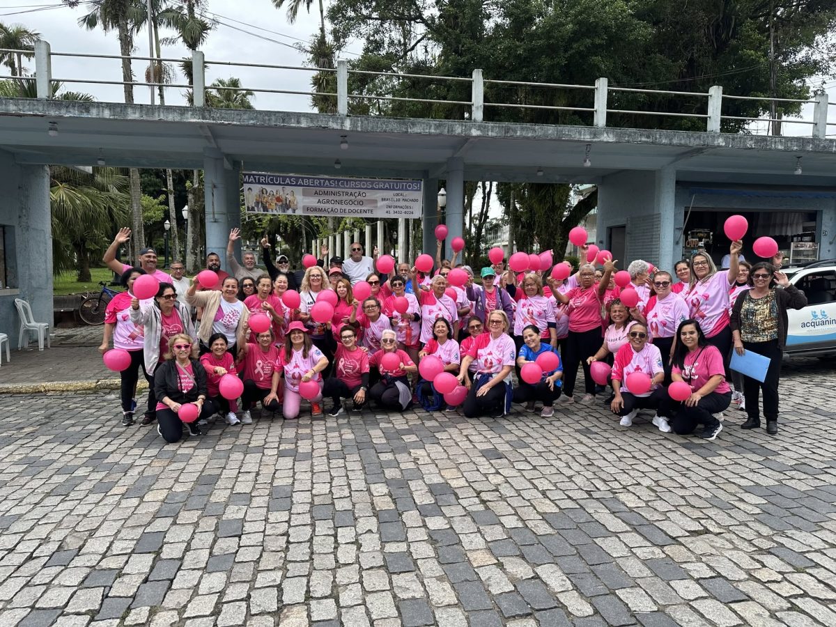 Saúde da Melhor Idade promove caminhada em conscientização ao Outubro Rosa em Antonina