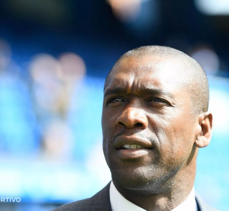 Seedorf aterrissa no Brasil para assumir o comando do Corinthians