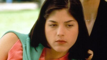 Selma Blair se manifesta após confusão em voo e nega acusações