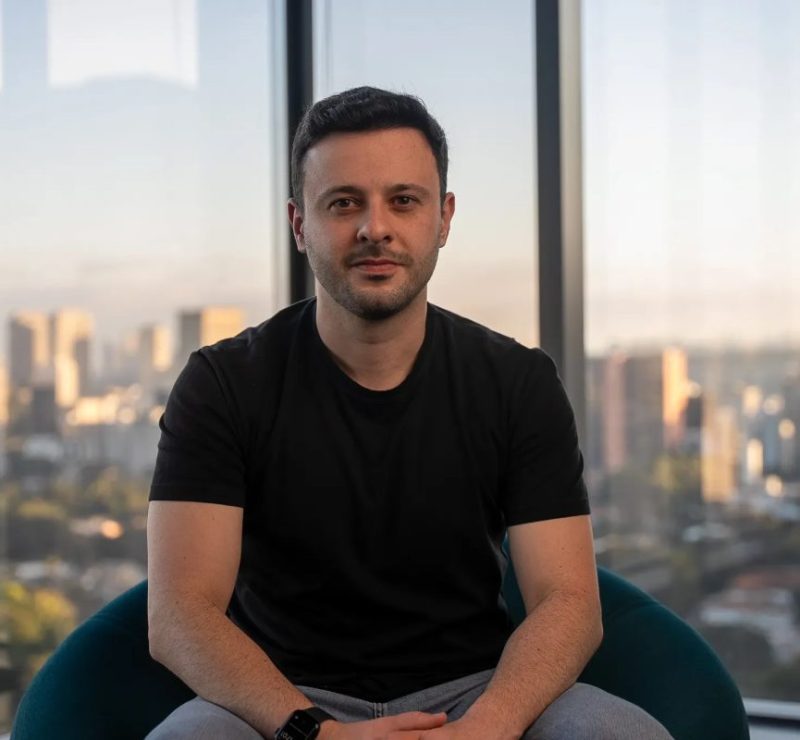Startup de CRM aplica R$ 25 milhões em IA para alavancar vendas