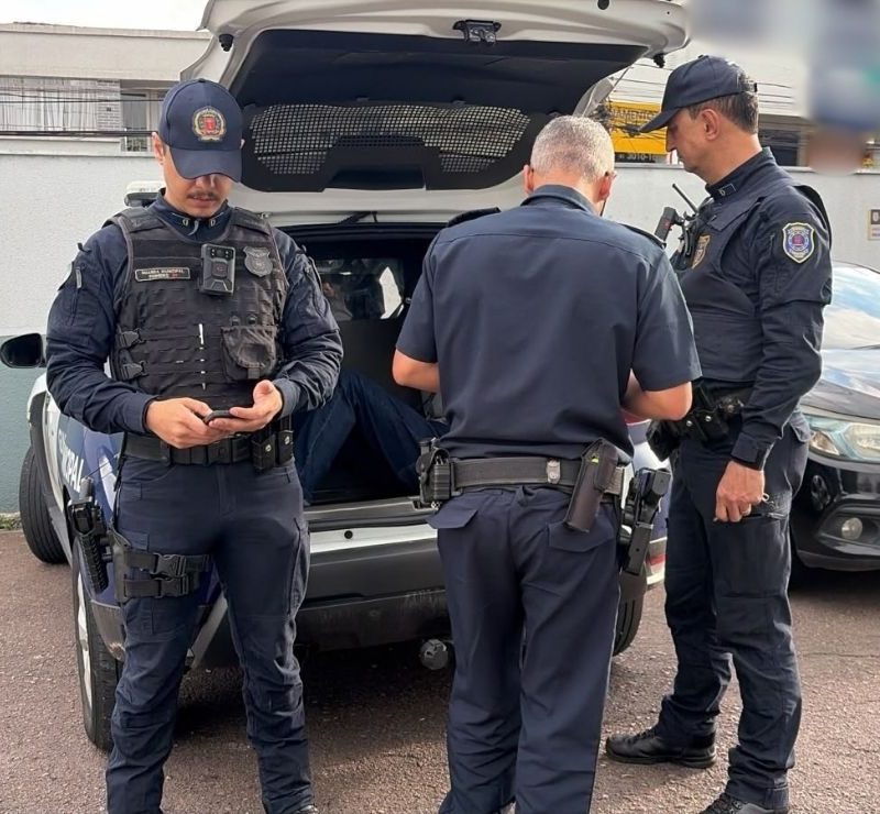 Foragido por homicídio cruza o país de ônibus e acaba preso na capital paranaense