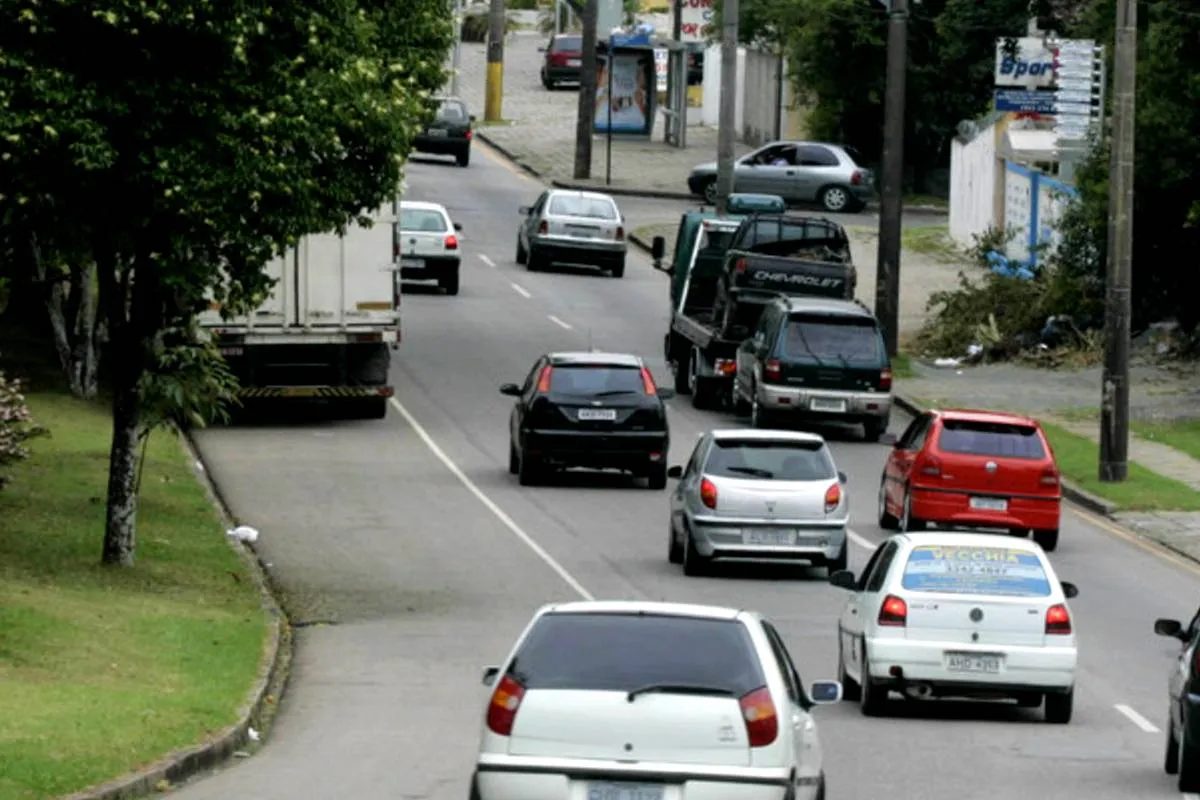 Trânsito em Curitiba: 9 bairros têm obras e bloqueios nesta sexta