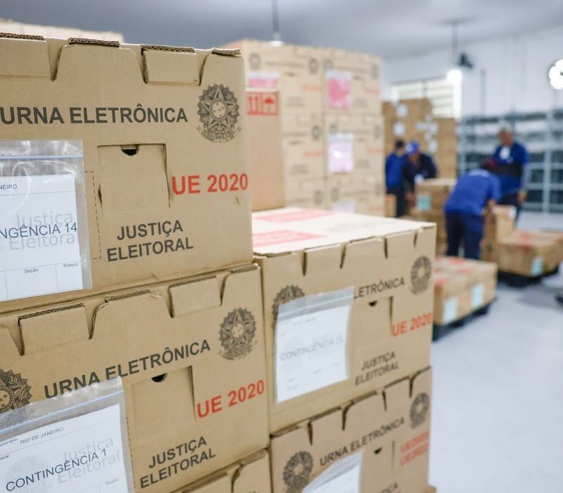 Justiça eleitoral finaliza transporte de urnas e preparação para o pleito