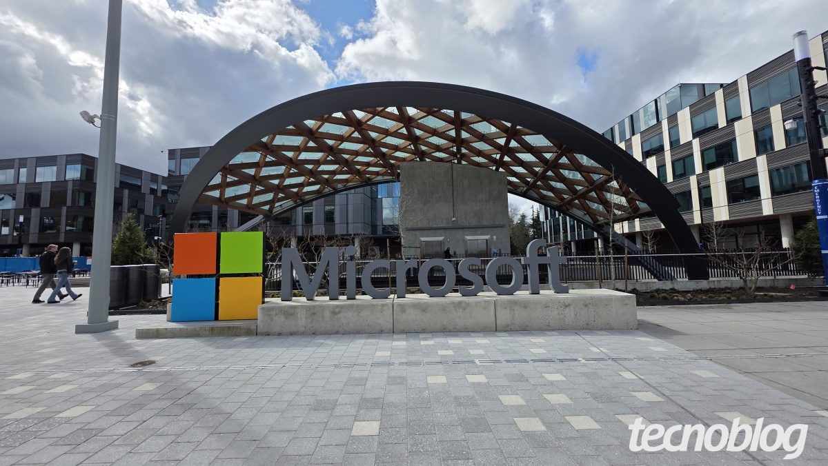 Trump suspende Microsoft de programa que contrata estrangeiros nos EUA