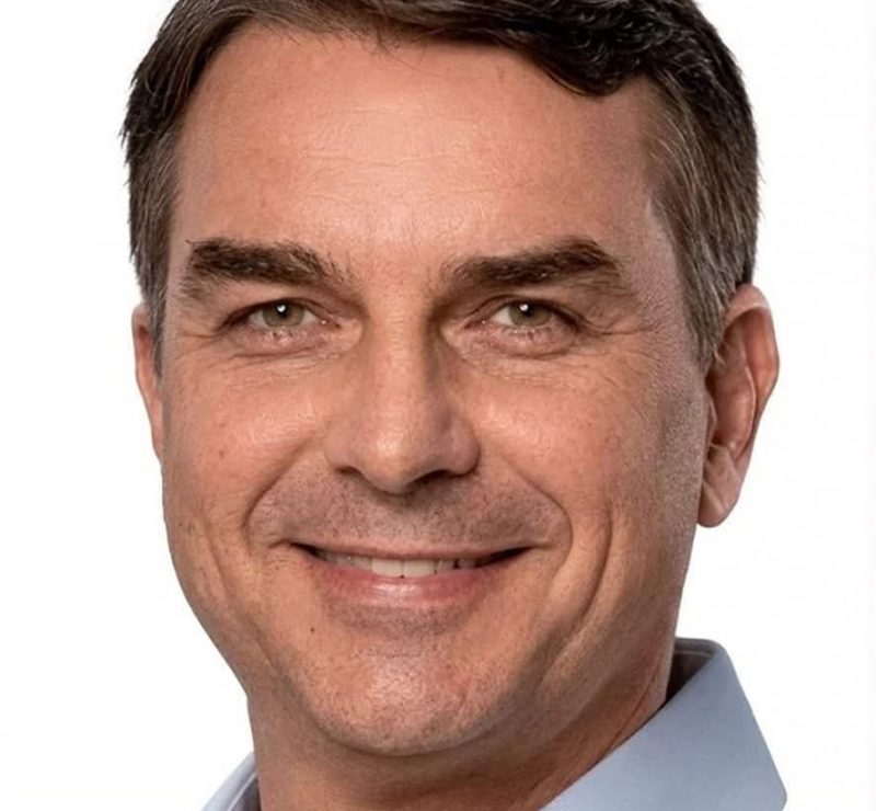 Tse mantém remoção de posts que ligam Flávio Bolsonaro a Nossa Senhora