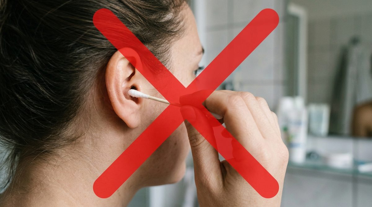 Usar cotonete para “limpar” o canal do ouvido parece um hábito de higiene, mas a cera ajuda a protegê-lo contra infecções: autoridades americanas recomendam não introduzir objetos dentro do ouvido