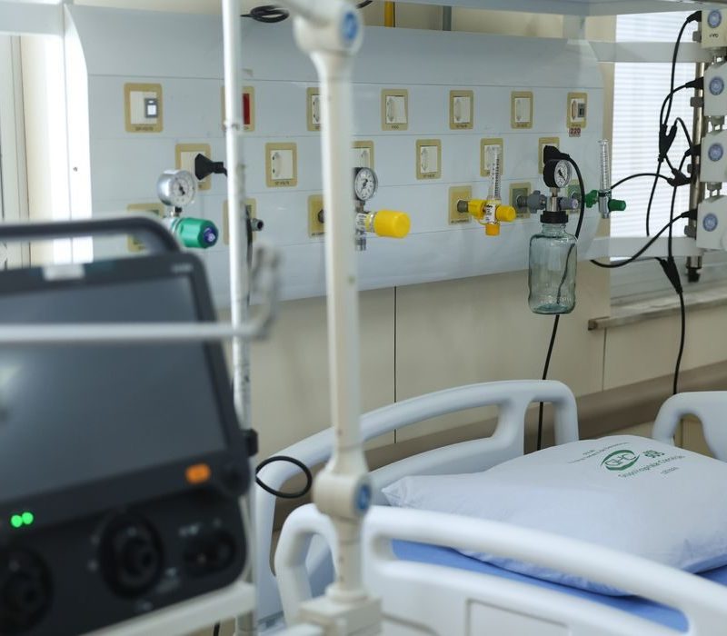 UTIs no Brasil escancaram abismo entre atendimento público e privado
