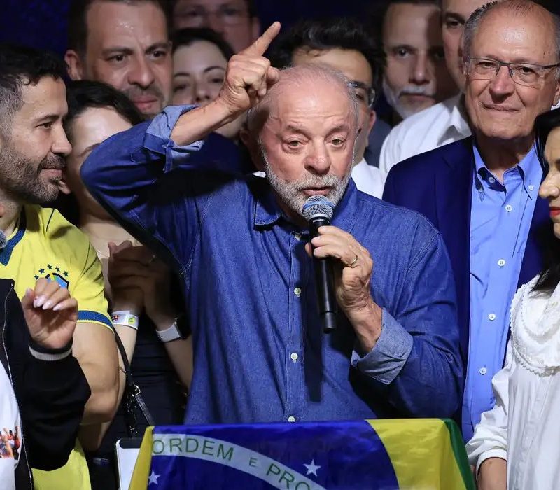 Lula é reeleito e promete nova forma de governar o país
